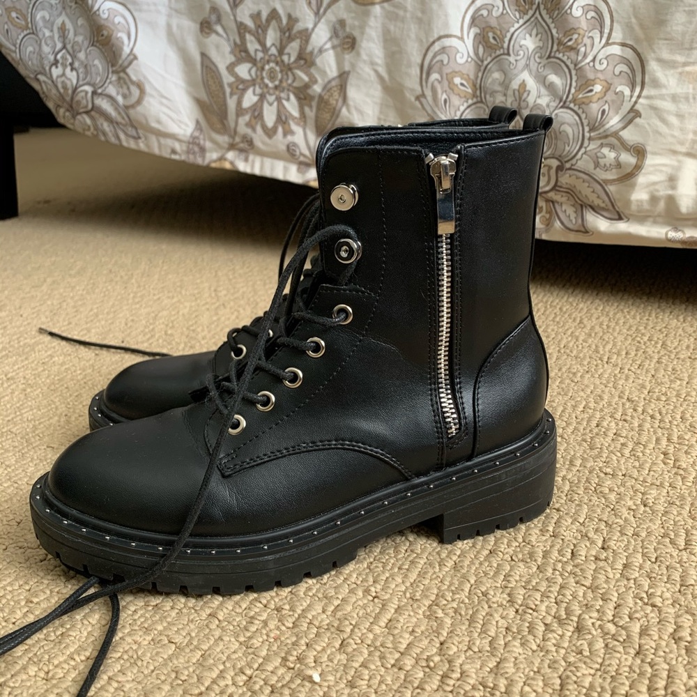 Official basso combat boots